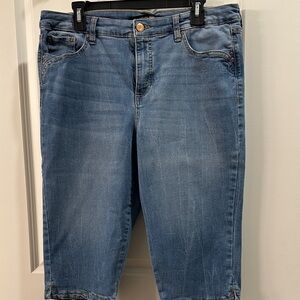 Bandolino Light Blue Cropped Women's Jeans